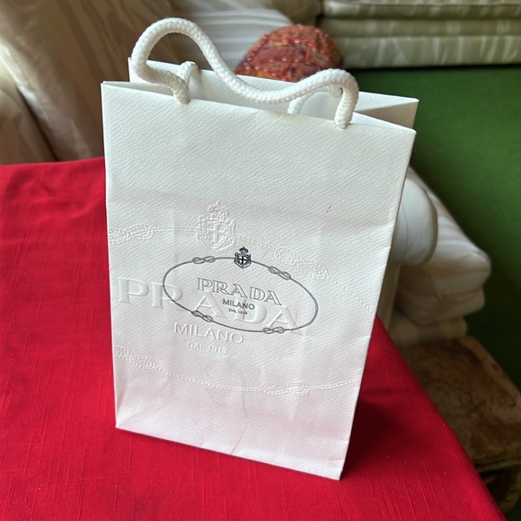 Paper PRADA gift bag. White with blue logo. - Picture 6 of 9